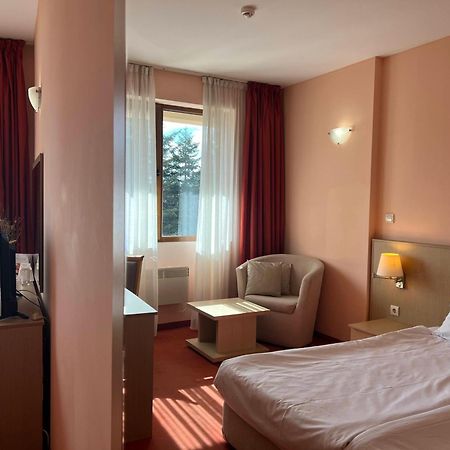 Hotel Orpheus - Casino And Spa パンポロボ エクステリア 写真