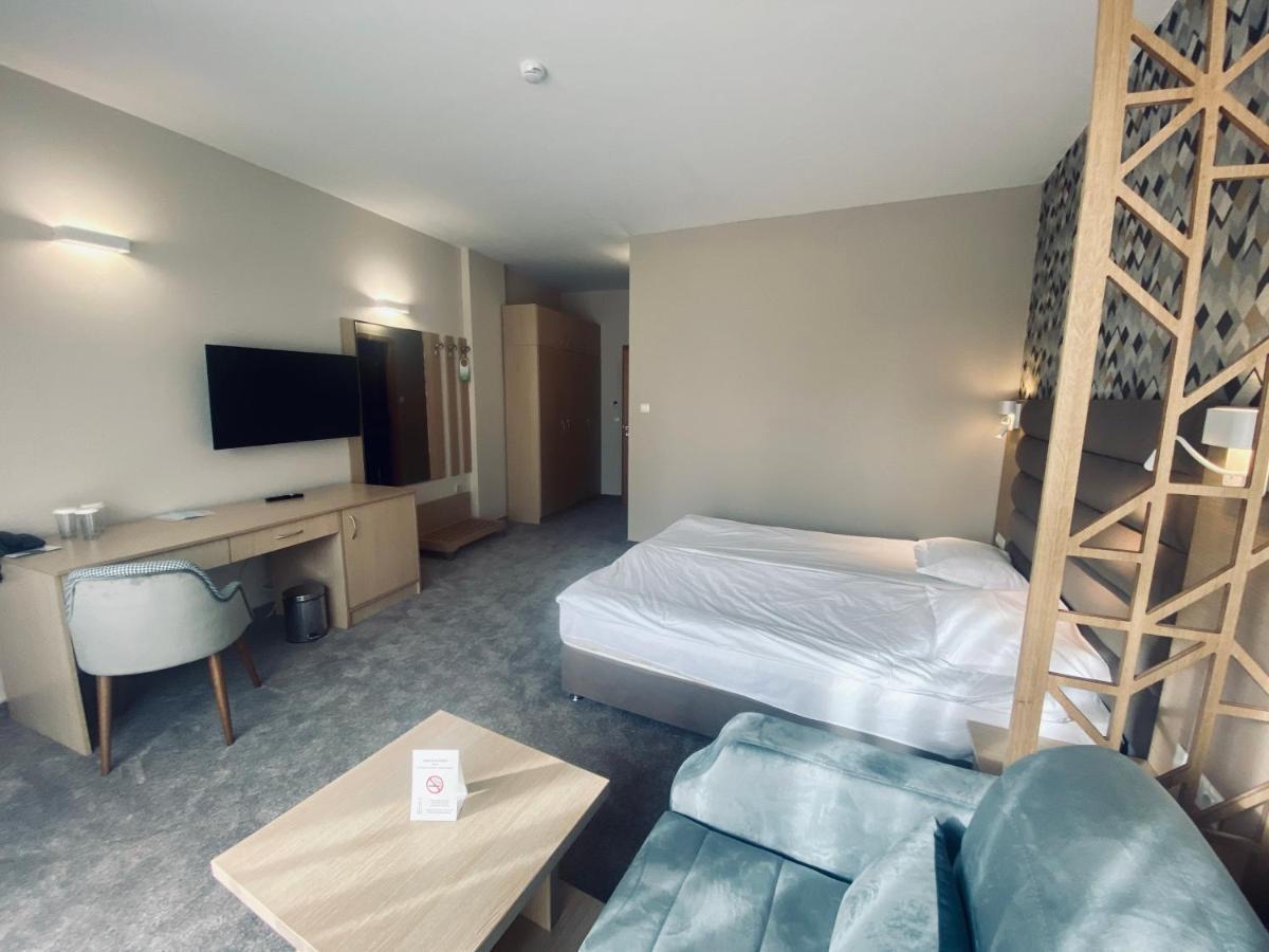 Hotel Orpheus - Casino And Spa パンポロボ エクステリア 写真