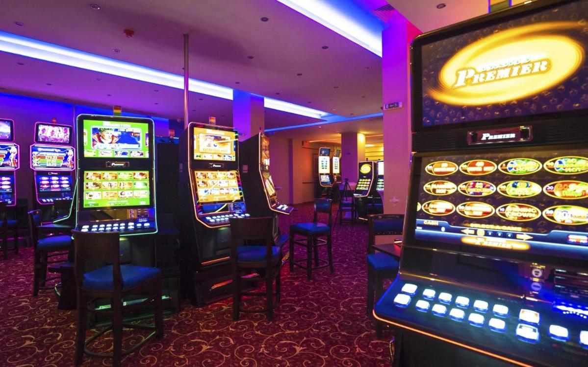 Hotel Orpheus - Casino And Spa パンポロボ エクステリア 写真