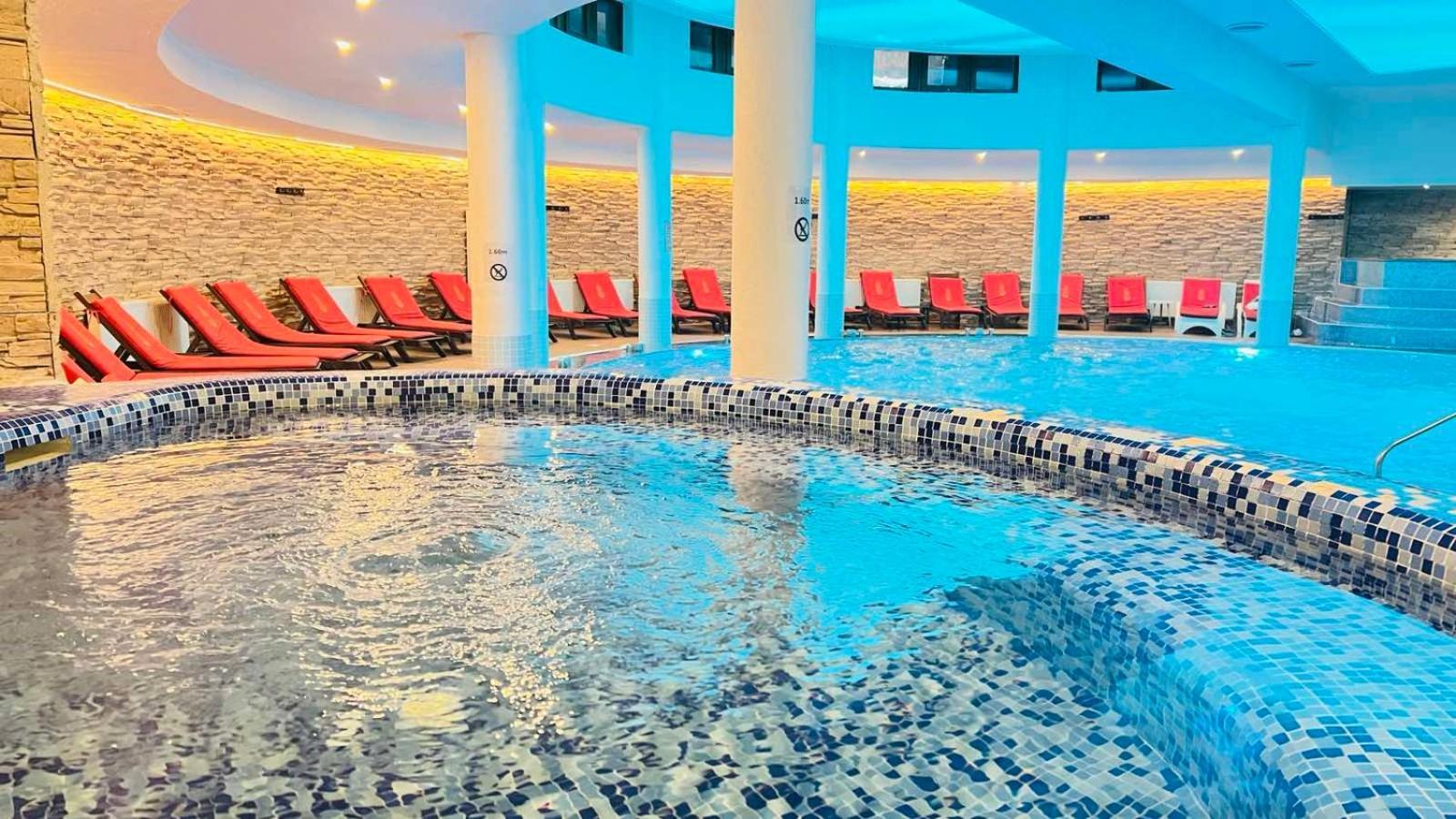 Hotel Orpheus - Casino And Spa パンポロボ エクステリア 写真