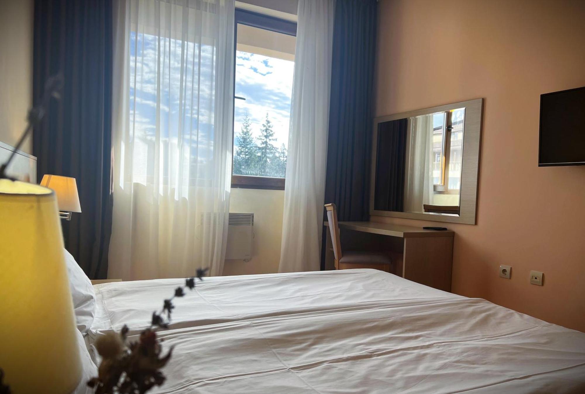 Hotel Orpheus - Casino And Spa パンポロボ エクステリア 写真