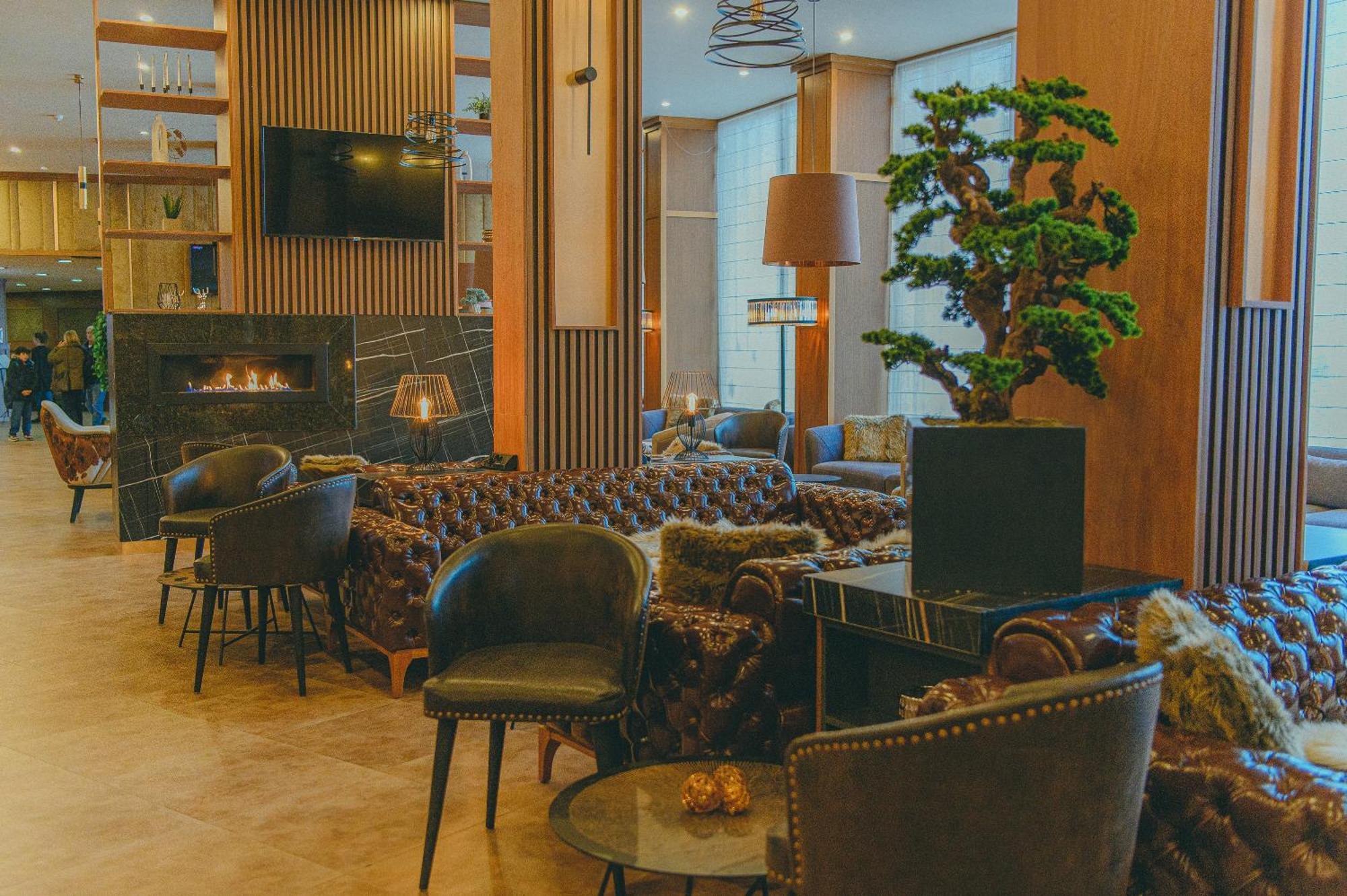 Hotel Orpheus - Casino And Spa パンポロボ エクステリア 写真